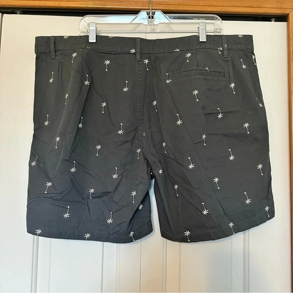 Junk Food Mickey Mouse Mens Palm Tree Shorts - Picture 4 of 5